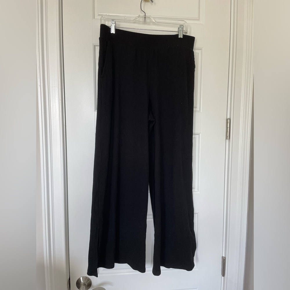 Lou & Grey Loft black cozy pants